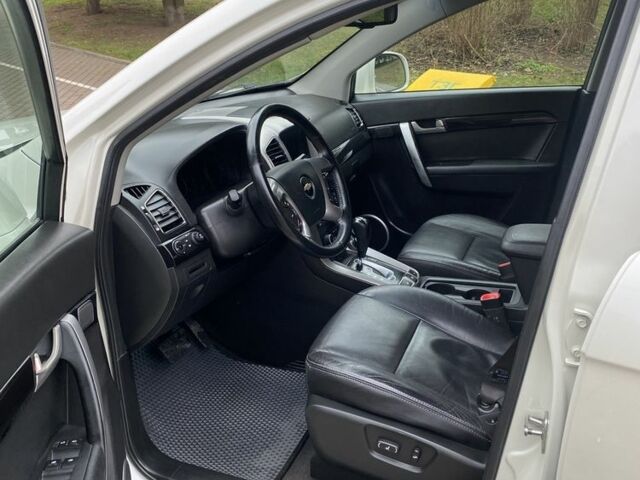 Білий Шевроле Каптіва, об'ємом двигуна 2.2 л та пробігом 174 тис. км за 9950 $, фото 6 на Automoto.ua