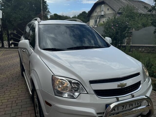 Белый Шевроле Каптива, объемом двигателя 3 л и пробегом 137 тыс. км за 9500 $, фото 1 на Automoto.ua