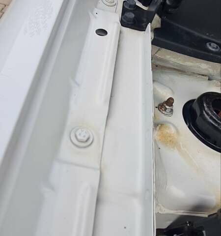 Белый Шевроле Каптива, объемом двигателя 2.2 л и пробегом 219 тыс. км за 9997 $, фото 28 на Automoto.ua