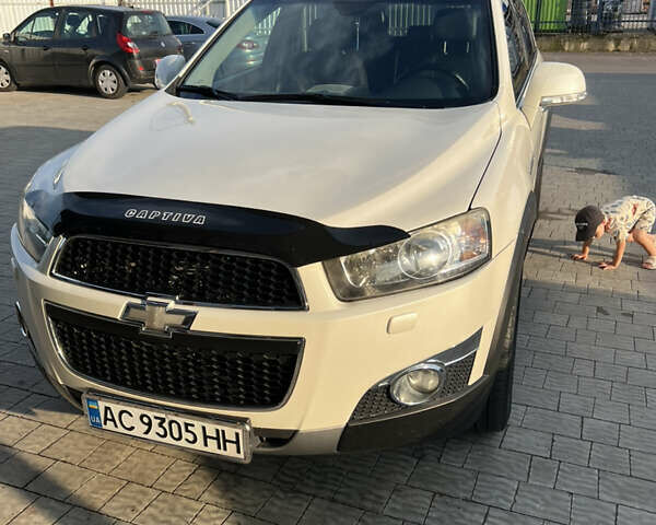 Білий Шевроле Каптіва, об'ємом двигуна 2.23 л та пробігом 241 тис. км за 12300 $, фото 1 на Automoto.ua