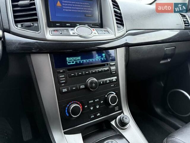 Белый Шевроле Каптива, объемом двигателя 2.2 л и пробегом 150 тыс. км за 12200 $, фото 24 на Automoto.ua