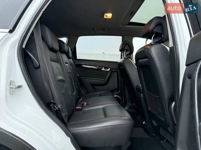 Белый Шевроле Каптива, объемом двигателя 2.2 л и пробегом 150 тыс. км за 12200 $, фото 39 на Automoto.ua