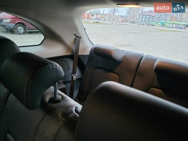 Білий Шевроле Каптіва, об'ємом двигуна 2.23 л та пробігом 208 тис. км за 10800 $, фото 25 на Automoto.ua