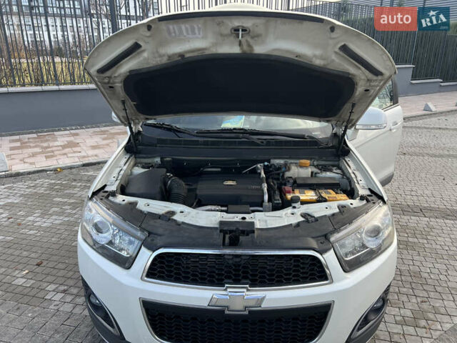 Білий Шевроле Каптіва, об'ємом двигуна 2.23 л та пробігом 210 тис. км за 9900 $, фото 17 на Automoto.ua