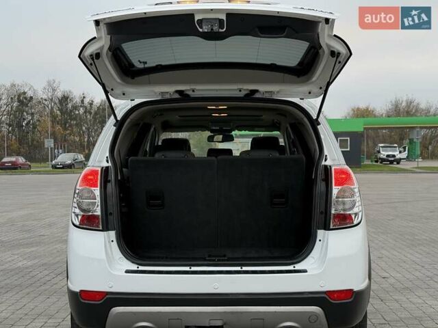 Белый Шевроле Каптива, объемом двигателя 2.2 л и пробегом 150 тыс. км за 12200 $, фото 34 на Automoto.ua