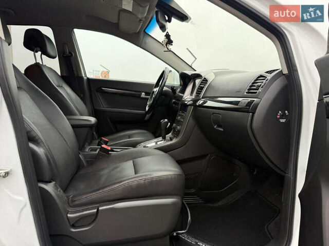 Белый Шевроле Каптива, объемом двигателя 2.2 л и пробегом 200 тыс. км за 12000 $, фото 31 на Automoto.ua