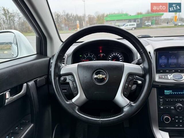 Белый Шевроле Каптива, объемом двигателя 2.2 л и пробегом 150 тыс. км за 12200 $, фото 23 на Automoto.ua