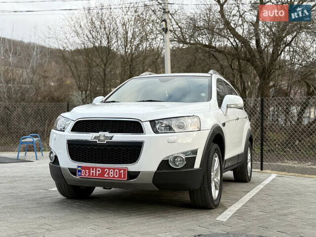 Белый Шевроле Каптива, объемом двигателя 2.2 л и пробегом 200 тыс. км за 12000 $, фото 1 на Automoto.ua