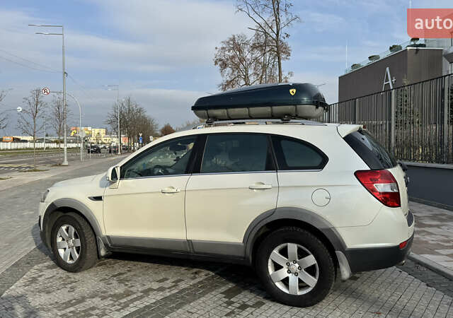 Білий Шевроле Каптіва, об'ємом двигуна 2.23 л та пробігом 210 тис. км за 9900 $, фото 3 на Automoto.ua