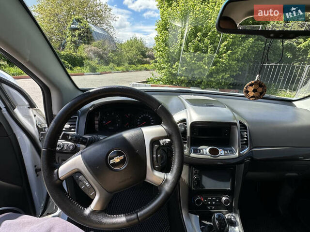 Білий Шевроле Каптіва, об'ємом двигуна 2.23 л та пробігом 178 тис. км за 11400 $, фото 13 на Automoto.ua