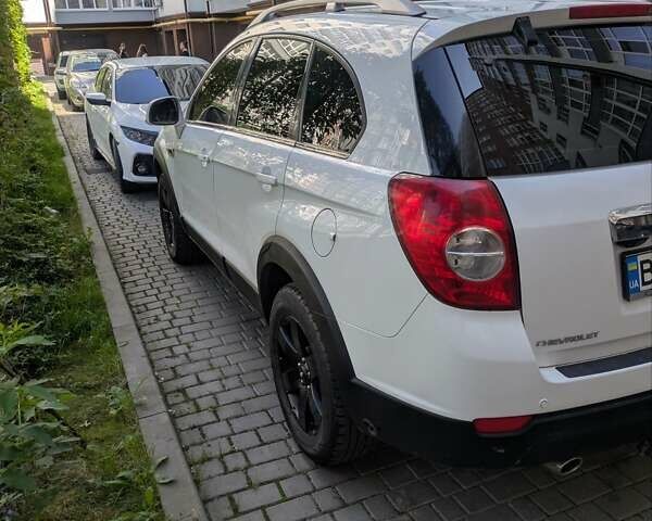 Білий Шевроле Каптіва, об'ємом двигуна 2.38 л та пробігом 170 тис. км за 9950 $, фото 5 на Automoto.ua