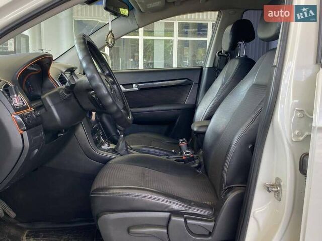 Білий Шевроле Каптіва, об'ємом двигуна 2.23 л та пробігом 173 тис. км за 9600 $, фото 19 на Automoto.ua