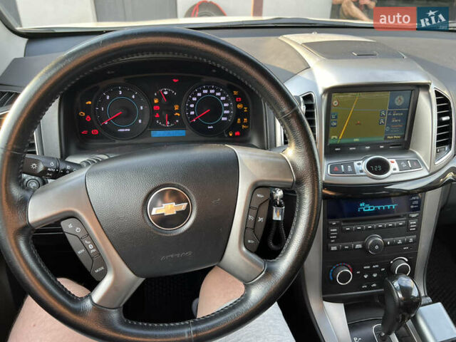 Білий Шевроле Каптіва, об'ємом двигуна 2.23 л та пробігом 241 тис. км за 12300 $, фото 13 на Automoto.ua