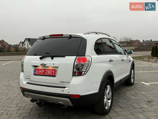 Белый Шевроле Каптива, объемом двигателя 2.2 л и пробегом 200 тыс. км за 11999 $, фото 6 на Automoto.ua