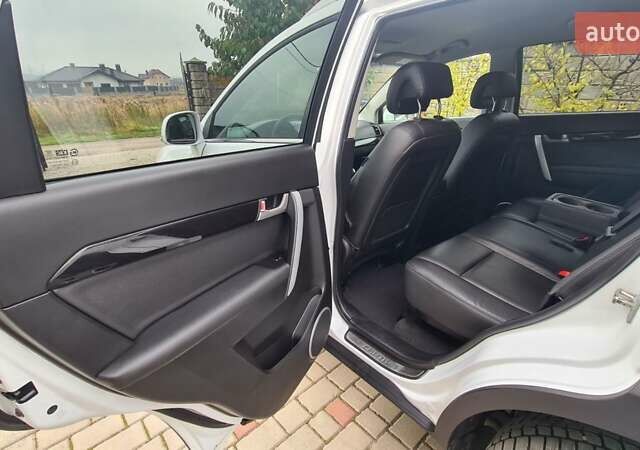 Белый Шевроле Каптива, объемом двигателя 2.2 л и пробегом 219 тыс. км за 9997 $, фото 31 на Automoto.ua