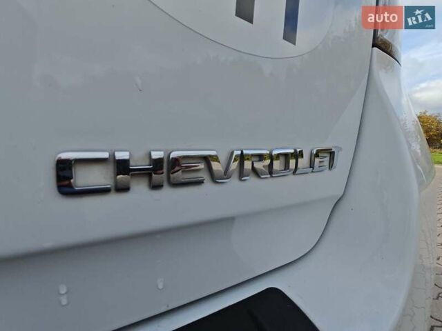 Белый Шевроле Каптива, объемом двигателя 2.2 л и пробегом 112 тыс. км за 13750 $, фото 51 на Automoto.ua