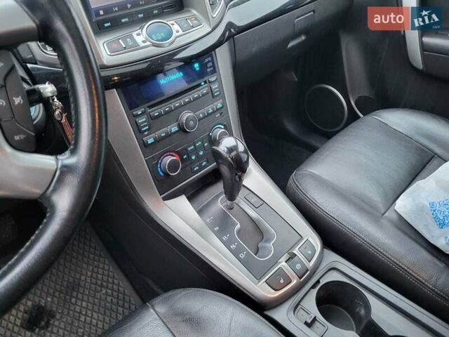 Білий Шевроле Каптіва, об'ємом двигуна 2.23 л та пробігом 208 тис. км за 10800 $, фото 27 на Automoto.ua