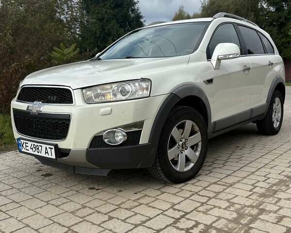 Белый Шевроле Каптива, объемом двигателя 2.2 л и пробегом 210 тыс. км за 11000 $, фото 5 на Automoto.ua