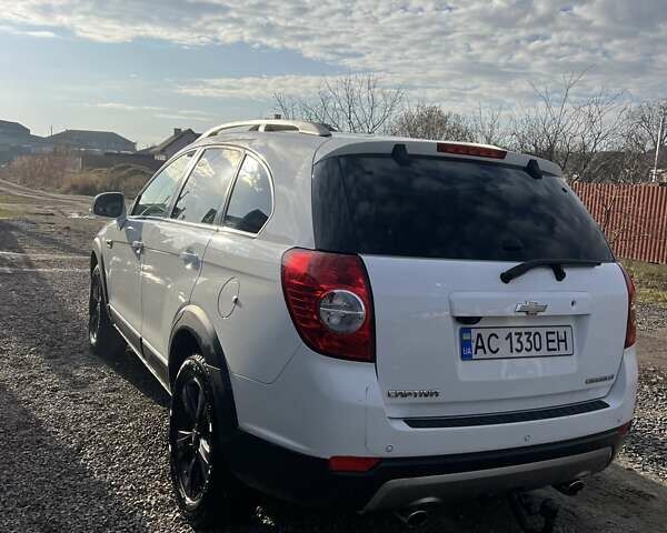 Белый Шевроле Каптива, объемом двигателя 2.2 л и пробегом 182 тыс. км за 11300 $, фото 3 на Automoto.ua