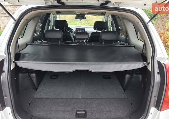 Белый Шевроле Каптива, объемом двигателя 2.2 л и пробегом 219 тыс. км за 9997 $, фото 20 на Automoto.ua