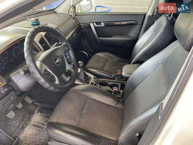 Білий Шевроле Каптіва, об'ємом двигуна 2.23 л та пробігом 173 тис. км за 9600 $, фото 20 на Automoto.ua