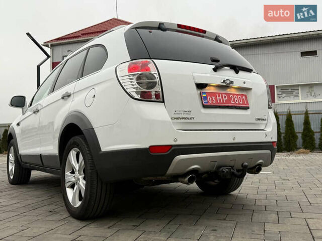 Белый Шевроле Каптива, объемом двигателя 2.2 л и пробегом 200 тыс. км за 11999 $, фото 10 на Automoto.ua