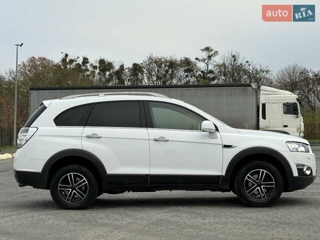 Белый Шевроле Каптива, объемом двигателя 2.2 л и пробегом 150 тыс. км за 12200 $, фото 5 на Automoto.ua