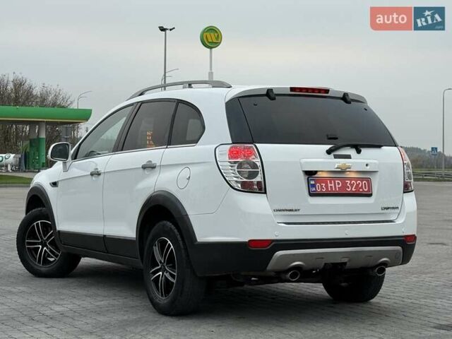 Белый Шевроле Каптива, объемом двигателя 2.2 л и пробегом 150 тыс. км за 12200 $, фото 14 на Automoto.ua