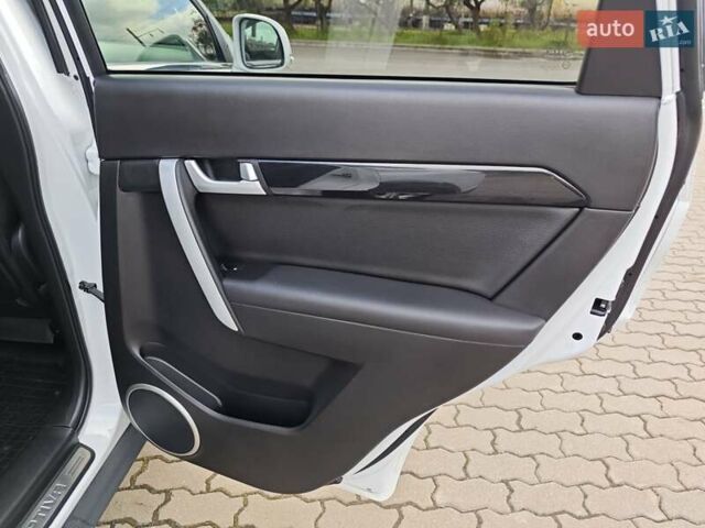 Белый Шевроле Каптива, объемом двигателя 2.2 л и пробегом 112 тыс. км за 13750 $, фото 89 на Automoto.ua