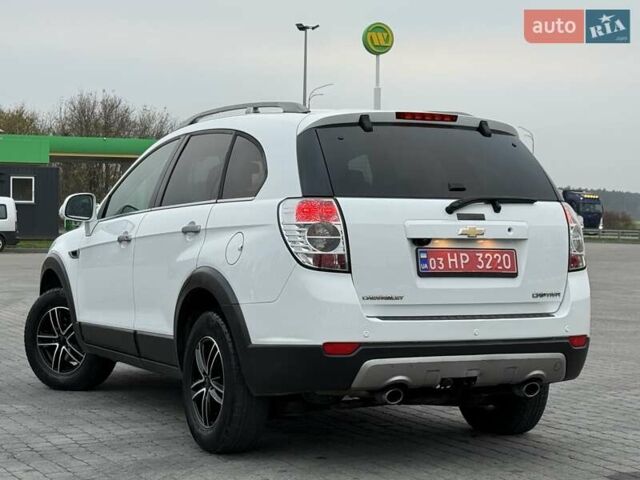 Белый Шевроле Каптива, объемом двигателя 2.2 л и пробегом 150 тыс. км за 12200 $, фото 15 на Automoto.ua