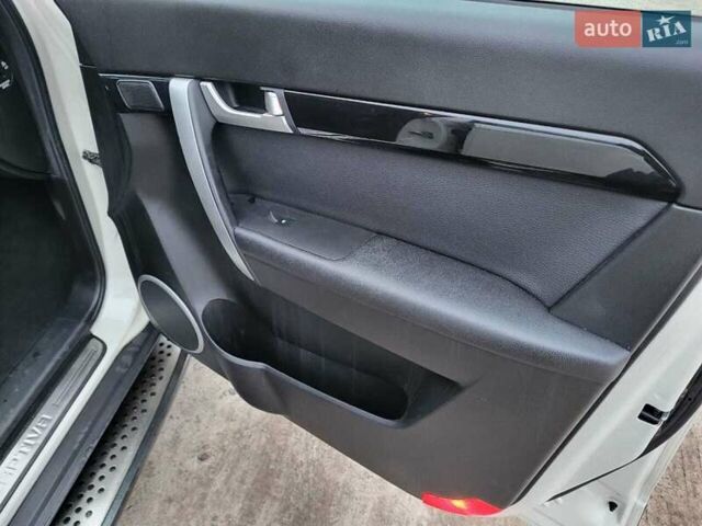 Білий Шевроле Каптіва, об'ємом двигуна 2.23 л та пробігом 208 тис. км за 10800 $, фото 20 на Automoto.ua