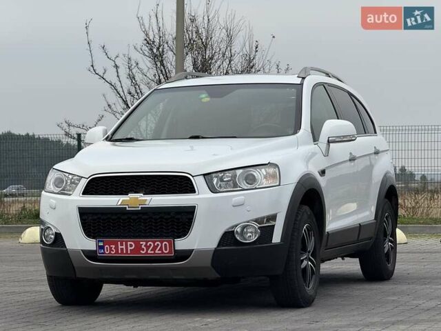 Белый Шевроле Каптива, объемом двигателя 2.2 л и пробегом 150 тыс. км за 12200 $, фото 1 на Automoto.ua