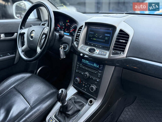 Білий Шевроле Каптіва, об'ємом двигуна 2.23 л та пробігом 215 тис. км за 9250 $, фото 9 на Automoto.ua