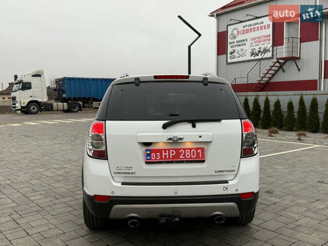 Белый Шевроле Каптива, объемом двигателя 2.2 л и пробегом 200 тыс. км за 11999 $, фото 5 на Automoto.ua