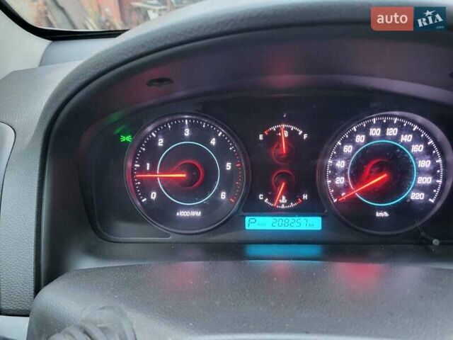 Білий Шевроле Каптіва, об'ємом двигуна 2.23 л та пробігом 208 тис. км за 10800 $, фото 13 на Automoto.ua