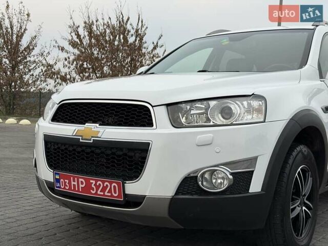 Белый Шевроле Каптива, объемом двигателя 2.2 л и пробегом 150 тыс. км за 12200 $, фото 59 на Automoto.ua