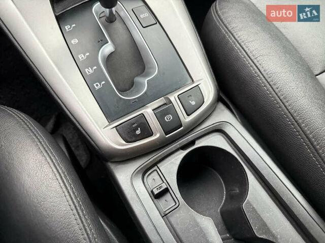 Белый Шевроле Каптива, объемом двигателя 2.2 л и пробегом 200 тыс. км за 11999 $, фото 58 на Automoto.ua