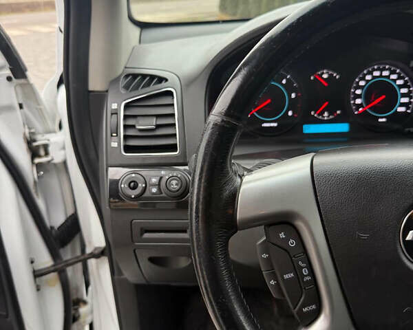 Белый Шевроле Каптива, объемом двигателя 2.2 л и пробегом 200 тыс. км за 11999 $, фото 39 на Automoto.ua