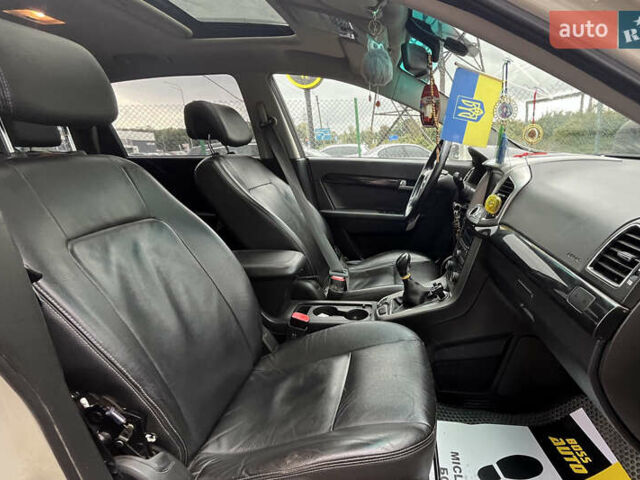 Белый Шевроле Каптива, объемом двигателя 2.23 л и пробегом 115 тыс. км за 9650 $, фото 25 на Automoto.ua