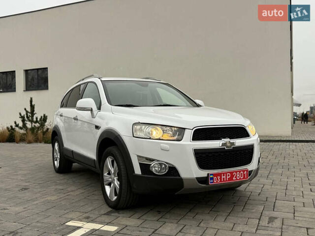 Белый Шевроле Каптива, объемом двигателя 2.2 л и пробегом 200 тыс. км за 11999 $, фото 2 на Automoto.ua
