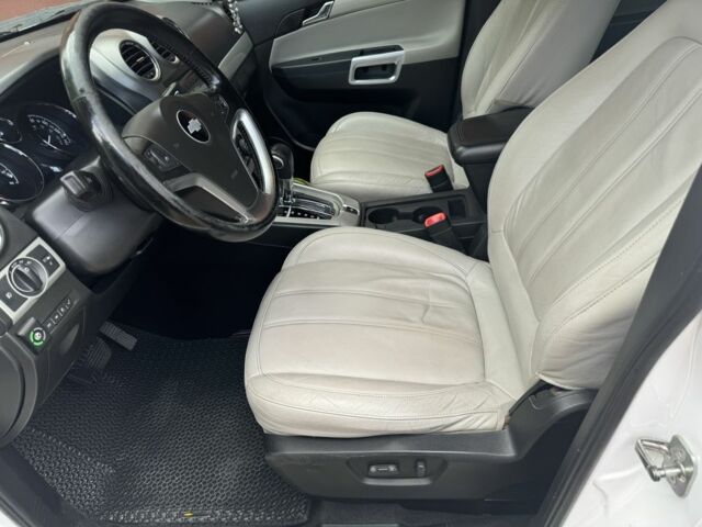 Белый Шевроле Каптива, объемом двигателя 3 л и пробегом 137 тыс. км за 9500 $, фото 5 на Automoto.ua