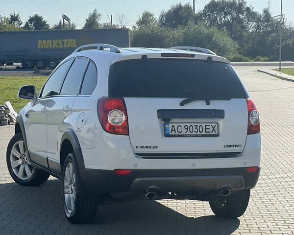 Білий Шевроле Каптіва, об'ємом двигуна 2.2 л та пробігом 221 тис. км за 11100 $, фото 10 на Automoto.ua