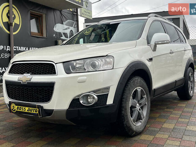 Белый Шевроле Каптива, объемом двигателя 2.23 л и пробегом 115 тыс. км за 9650 $, фото 2 на Automoto.ua