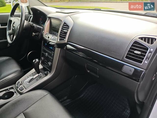 Белый Шевроле Каптива, объемом двигателя 2.2 л и пробегом 112 тыс. км за 13750 $, фото 74 на Automoto.ua