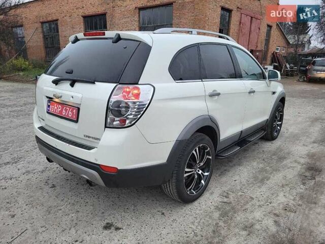 Білий Шевроле Каптіва, об'ємом двигуна 2.23 л та пробігом 208 тис. км за 10800 $, фото 7 на Automoto.ua