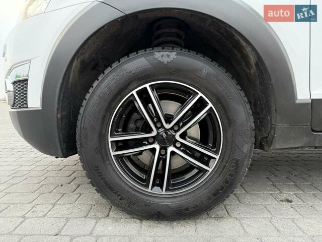 Белый Шевроле Каптива, объемом двигателя 2.2 л и пробегом 150 тыс. км за 12200 $, фото 56 на Automoto.ua