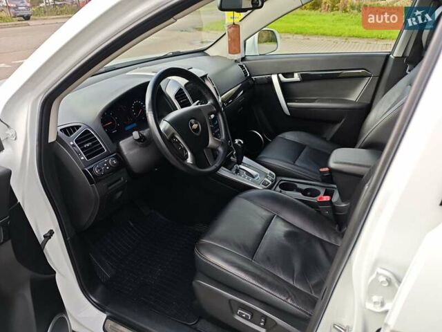 Белый Шевроле Каптива, объемом двигателя 2.2 л и пробегом 112 тыс. км за 13750 $, фото 53 на Automoto.ua