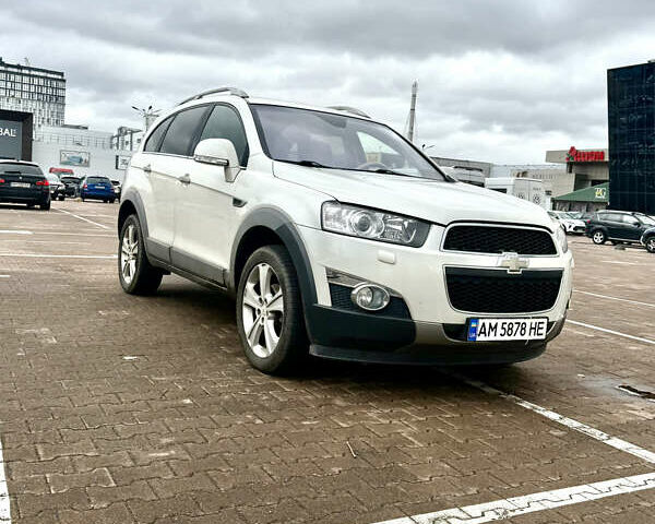 Белый Шевроле Каптива, объемом двигателя 2.23 л и пробегом 178 тыс. км за 10900 $, фото 2 на Automoto.ua
