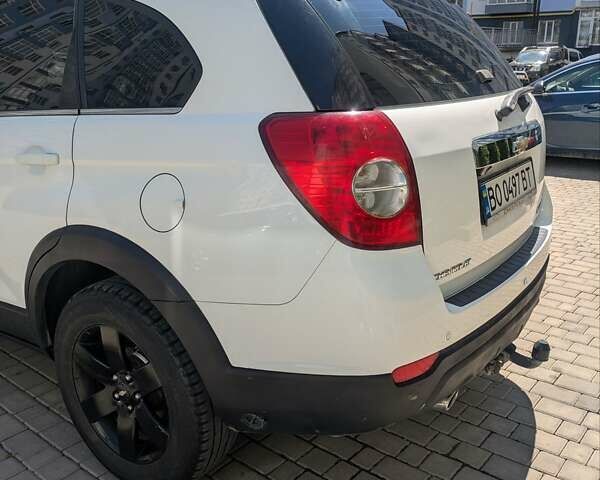 Білий Шевроле Каптіва, об'ємом двигуна 2.38 л та пробігом 170 тис. км за 9950 $, фото 42 на Automoto.ua