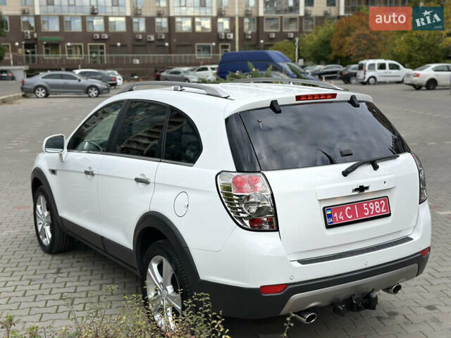 Белый Шевроле Каптива, объемом двигателя 2.2 л и пробегом 157 тыс. км за 11800 $, фото 9 на Automoto.ua